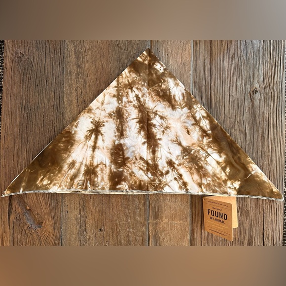 NWT Found My Animal Tie-Die Dog Bandana - Large - Chocolate, White and Sky Blue - Picture 2 of 9